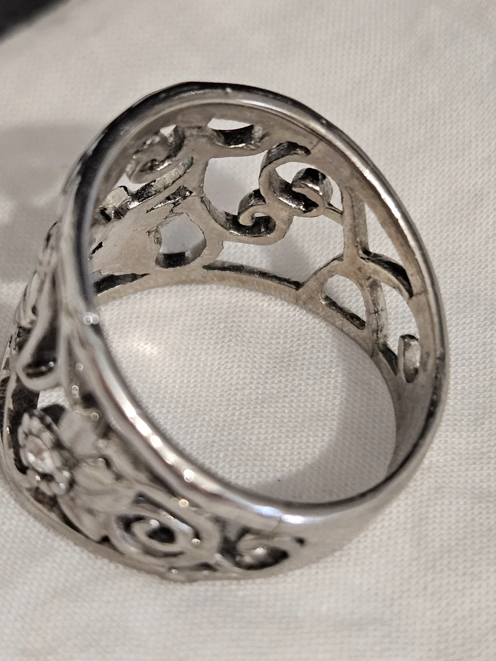 Silver Floral Filigree Statement Ring - Elegant Women's Jewelry